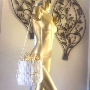 Vintage Madeleine Italy White/Gold Woven Raffia Bucket Drawstring Bag